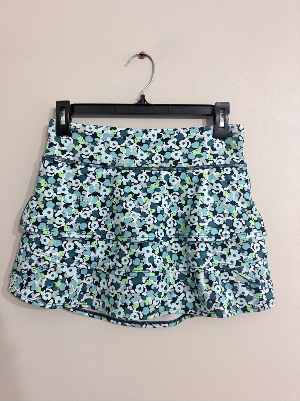 Athleta Girl blue floral print tennis swing skort with built-in shorts. Size: 14